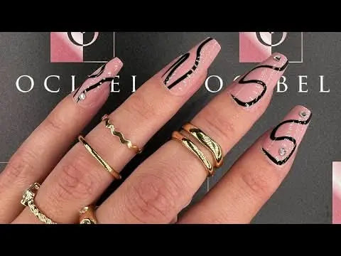 Press On Nails Faux Ongles Réutilisables - Medium Stiletto Nude OCIBEL